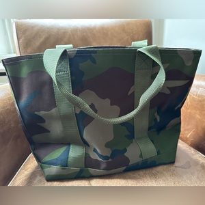LL Bean Medium Hunter’s Tote Camouflage New Without Tags